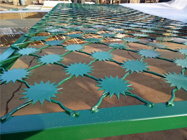 監(jiān)獄看守所梅花刺鋼網(wǎng)墻技術(shù)參數(shù)